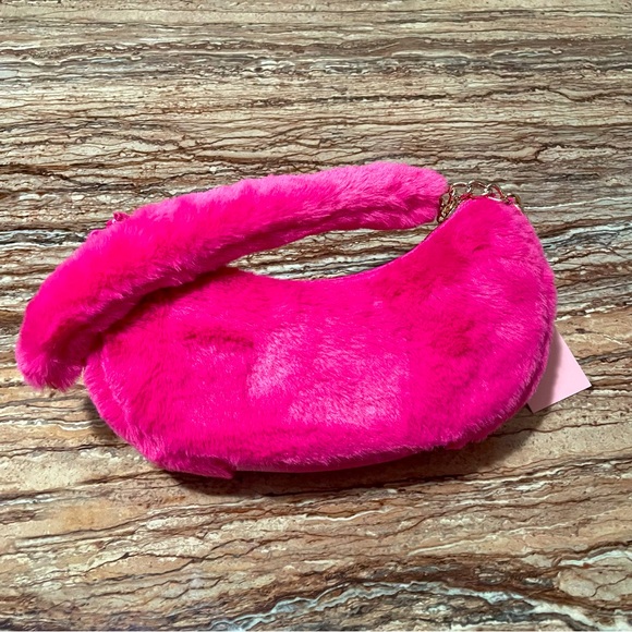 Juicy Couture - Picture 6 of 9